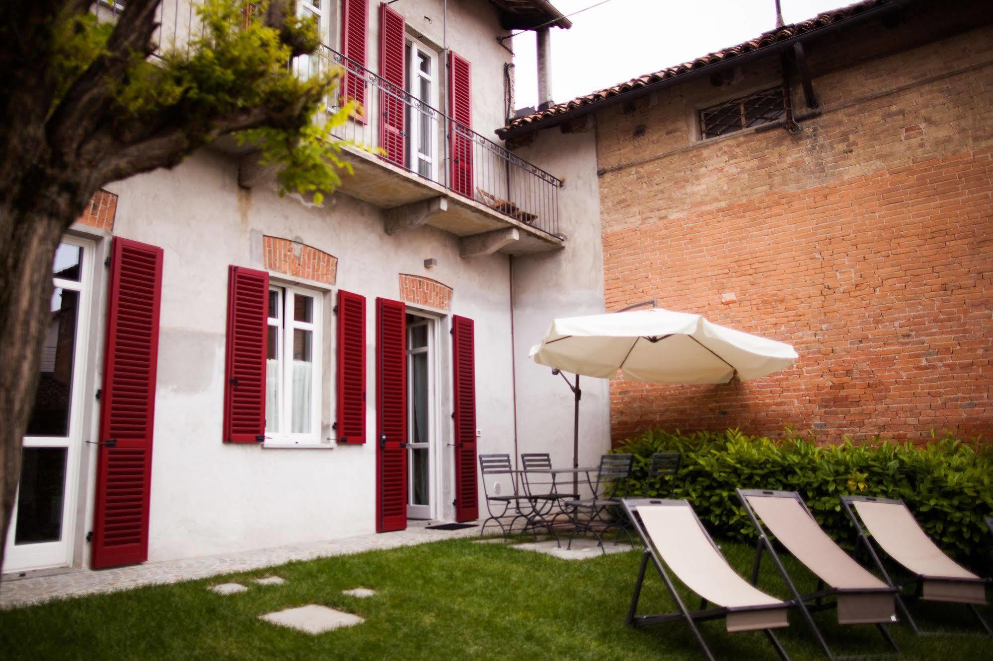 Casa Andrea La Morra Exterior foto