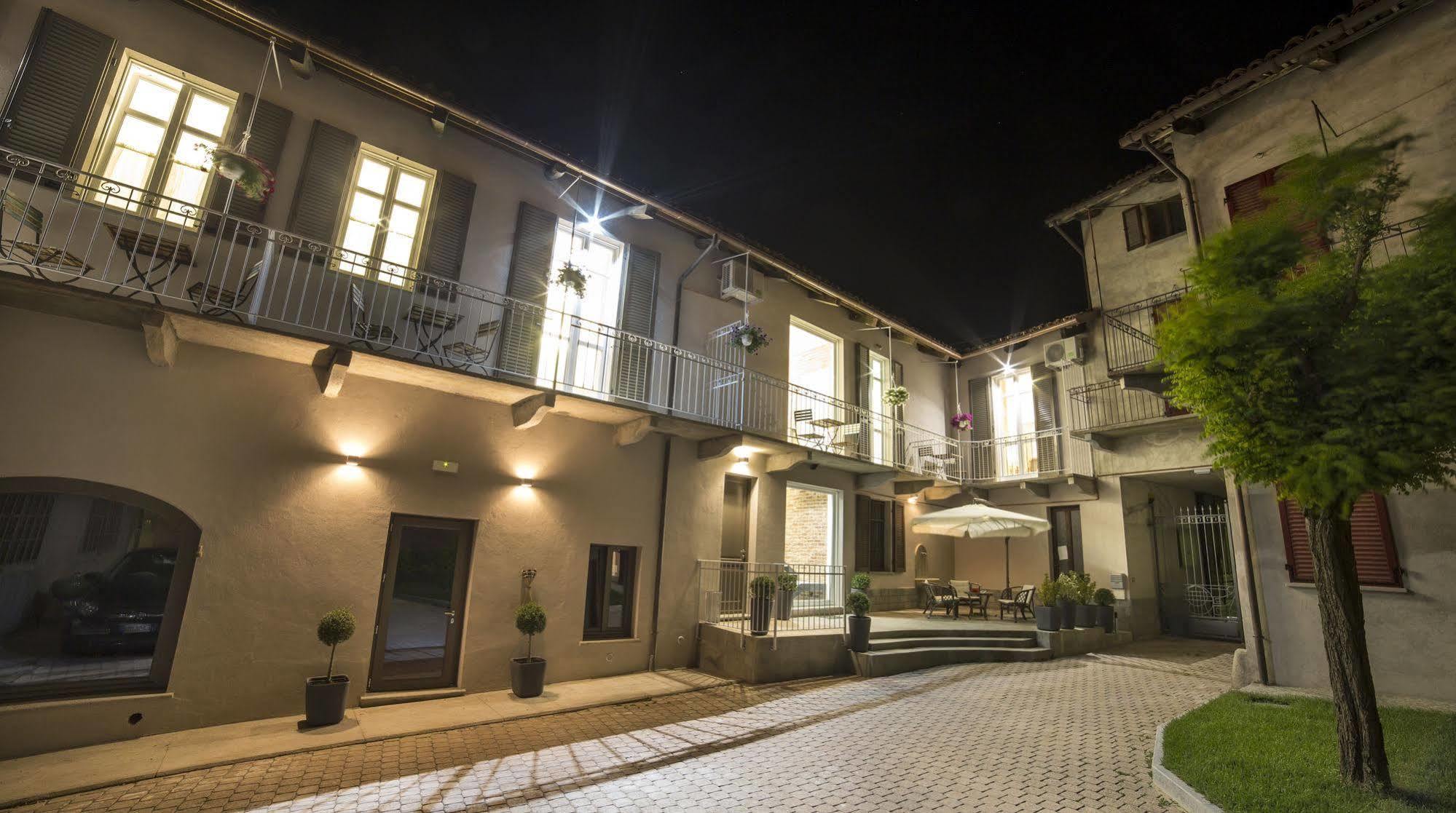 Casa Andrea La Morra Exterior foto